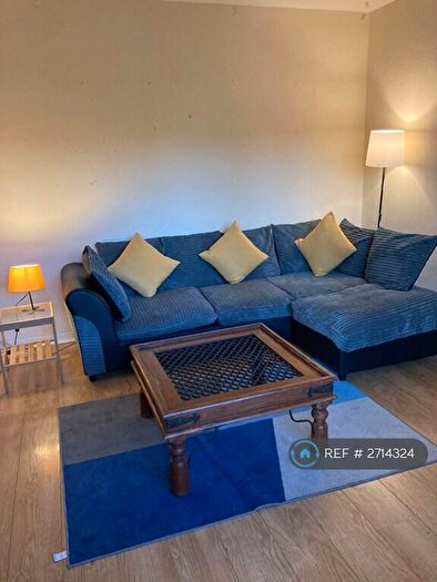 3 Bedroom Flat To Rent In Jubilee Street, London, E1