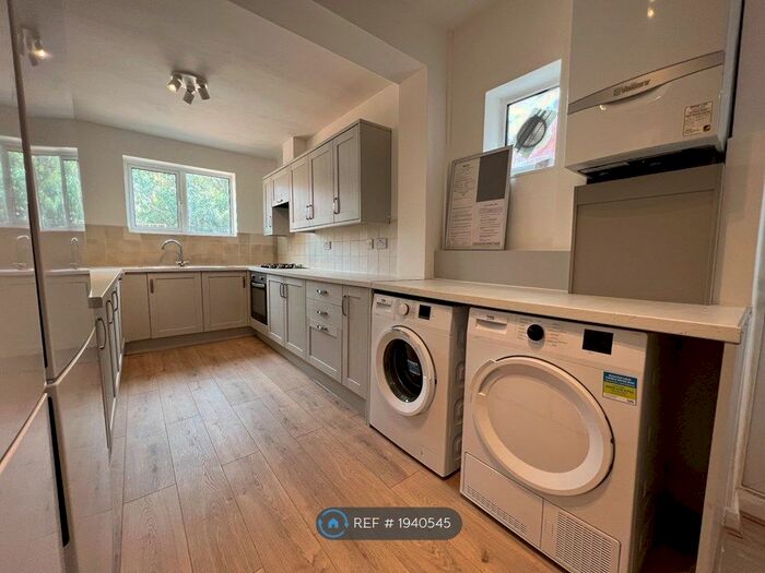 7 Bedroom Terraced House To Rent In Norris Road, Reading, RG6