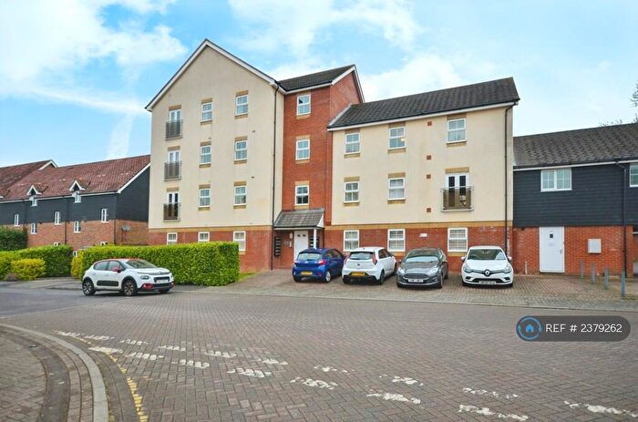 2 Bedroom Flat To Rent In White's Way, Hedge End, Southampton, SO30