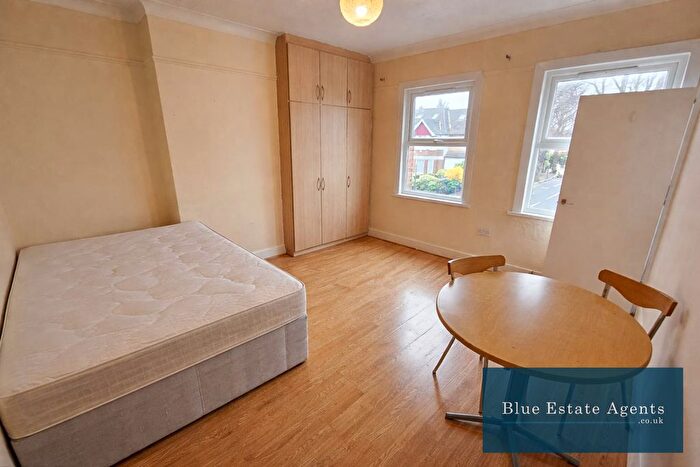 Studio To Rent In Thornbury Road, Isleworth, TW7
