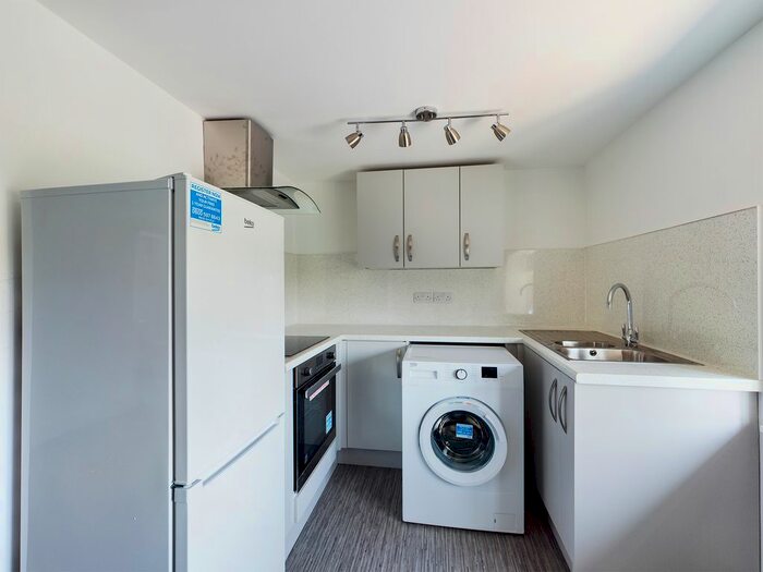 1 Bedroom Flat To Rent In Elm Grove, Worthing, BN11