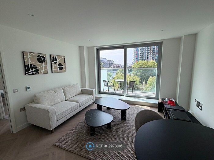 1 Bedroom Flat To Rent In Canary Wharf, London, E14