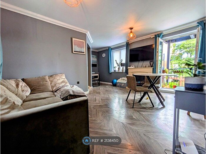 2 Bedroom Flat To Rent In Peddle Court, High Wycombe, HP11