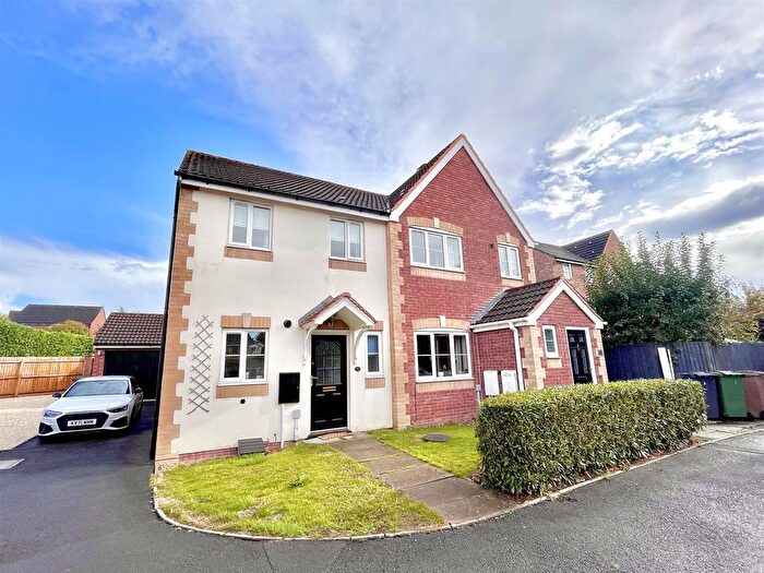 2 Bedroom Semi-Detached House To Rent In Pevensey Road, The Oakalls, Bromsgrove, B60