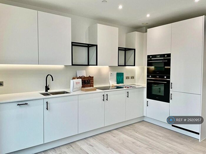 2 Bedroom Flat To Rent In Willowbrook House, London, N4