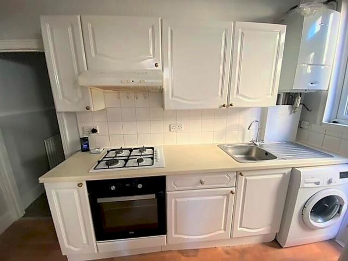 2 Bedroom Flat To Rent In Tynemouth Road, Mitcham, CR4