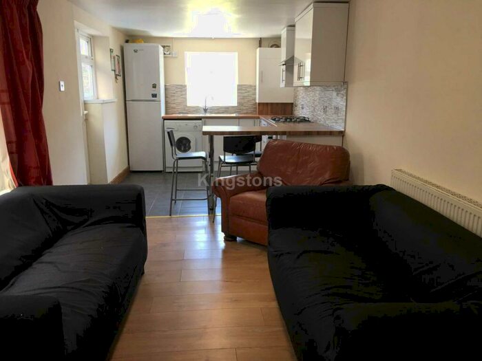 5 Bedroom Terraced House To Rent In Wyeverne Road, Cathays, CF24