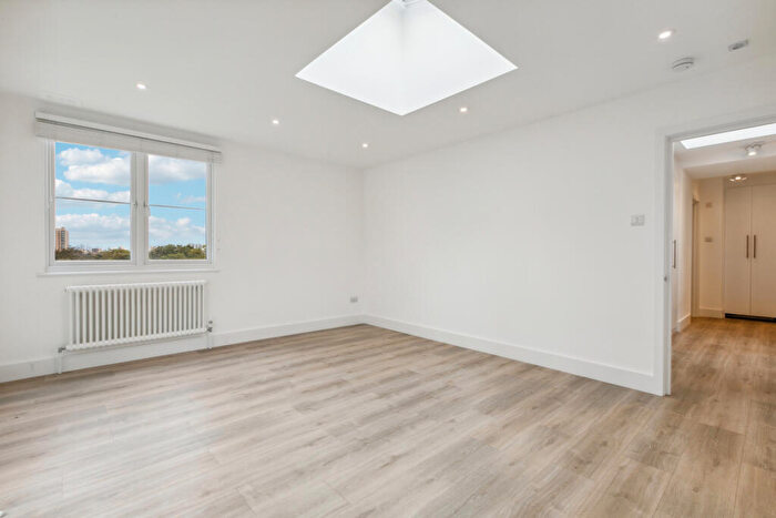 1 Bedroom Flat To Rent In Shillington Old School, Este Road, SW11