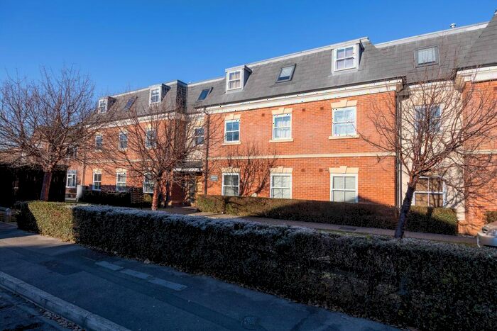 2 Bedroom Flat To Rent In Craven Road, Newbury, RG14