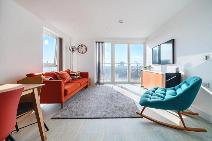 2 Bedroom Apartment To Rent In Goldstone Lane Hove, BN3