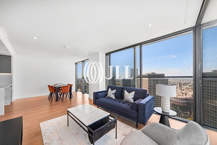 3 Bedroom Flat To Rent In Hampton Tower, London, E14