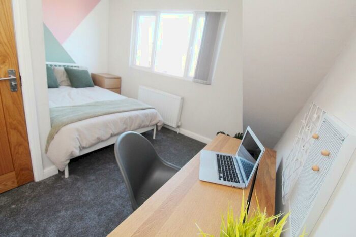 5 Bedroom Terraced House To Rent In City Road, Dunkirk, Nottingham, NG7