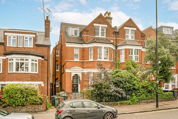 2 Bedroom Flat For Sale In Alexandra Park Road, London, N10