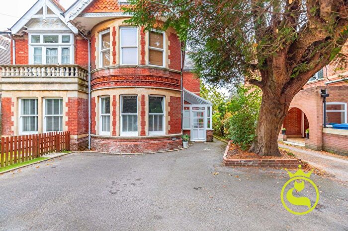 2 Bedroom Flat For Sale In Sherway House, Kingsbridge Road, BH14