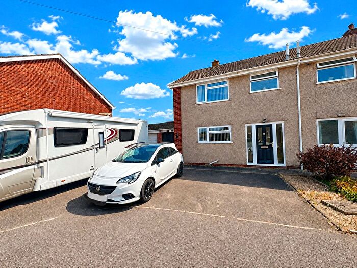 3 Bedroom Semi Detached House For Sale In Willow Close, East Huntspill, Highbridge, Somerset, TA9