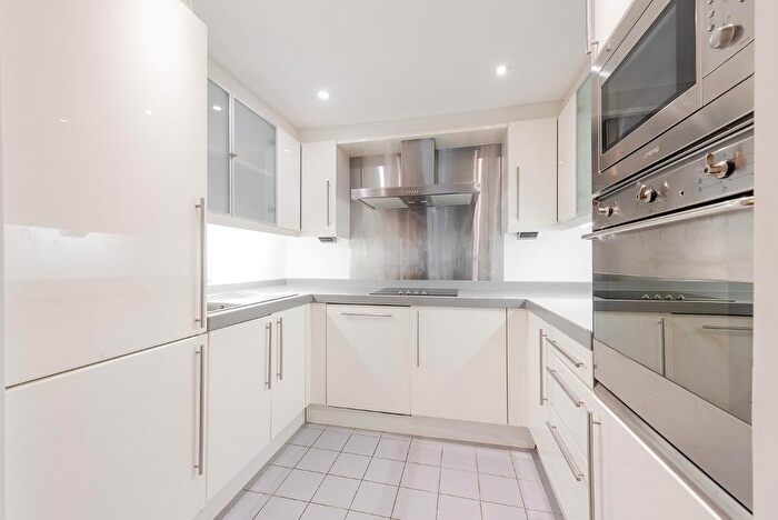 2 Bedroom Flat To Rent In The Grainstore, Western Gateway, Royal Victoria Docks, ExCel, London, E16