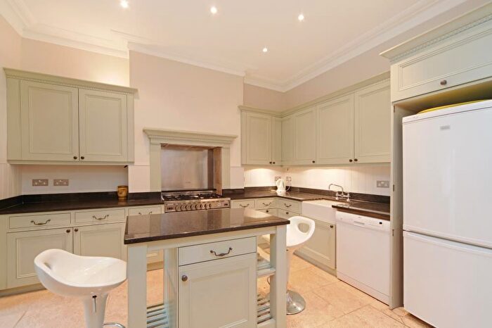 1 Bedroom Flat To Rent In Whittingstall Road, London, SW6