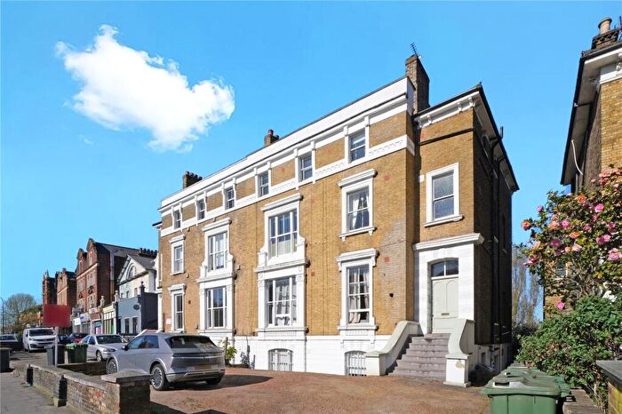 2 Bedroom Flat For Sale In Lewisham Way, London, SE4