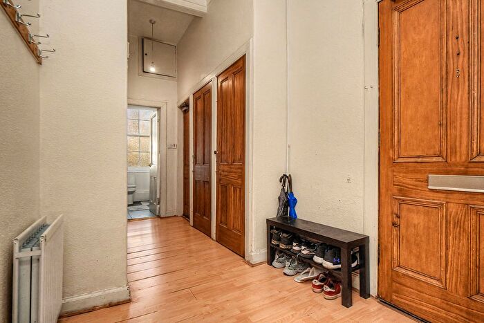 3 Bedroom Flat For Sale In Forrest Road, Edinburgh, EH1