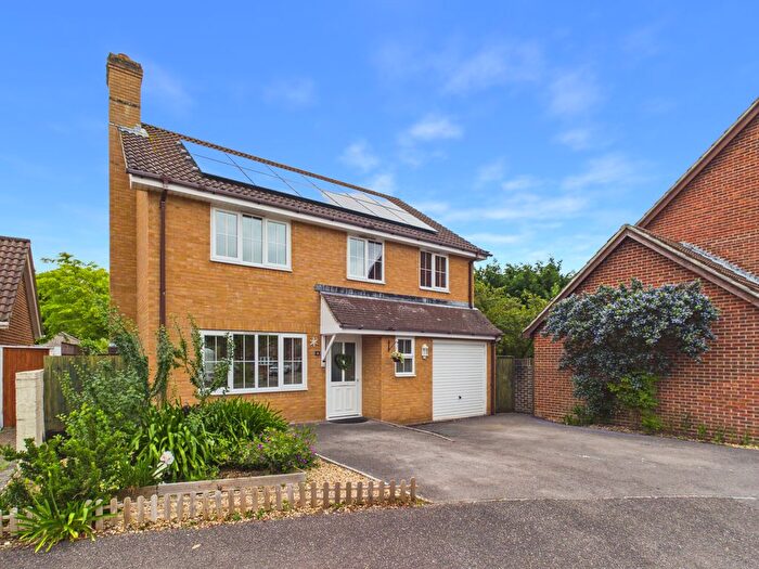 4 Bedroom Detached House To Rent In Mere Croft, Segensworth, PO15