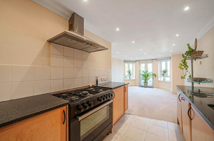 2 Bedroom Apartment For Sale In Sturges Road, Wokingham, Berkshire, RG40