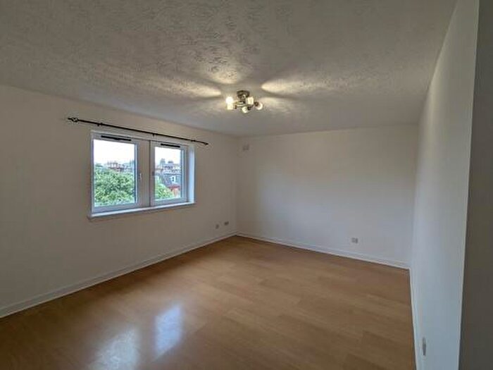 2 Bedroom Flat To Rent In Slateford Road, Edinburgh, EH14