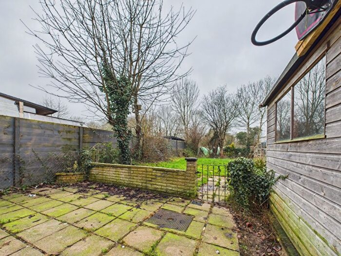 3 Bedroom Semi-detached House For Sale In Longmead Way, Tonbridge, TN10