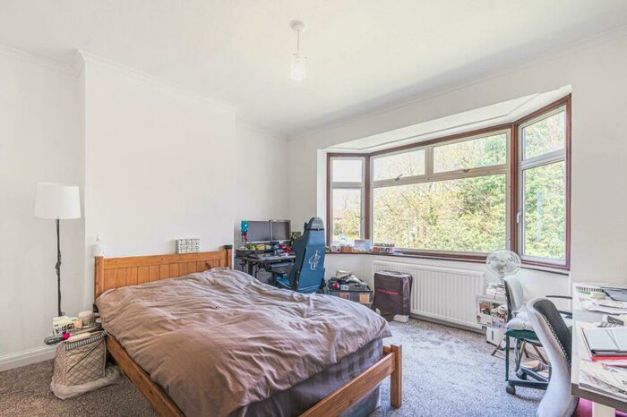 3 Bedroom Flat To Rent In Page Court, Mill Hill, London, NW7