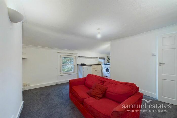 1 Bedroom Flat To Rent In Kingston Road, Wimbledon, SW19