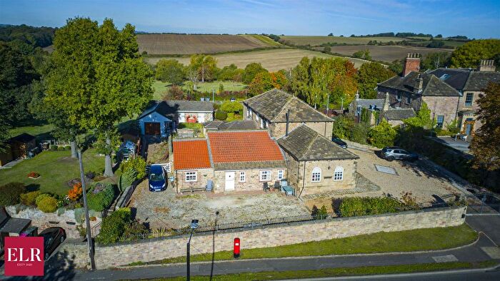 4 Bedroom Detached House For Sale In The Coach House Amp; Annex, Doncaster Road, Hooton Roberts, Rotherham, S65