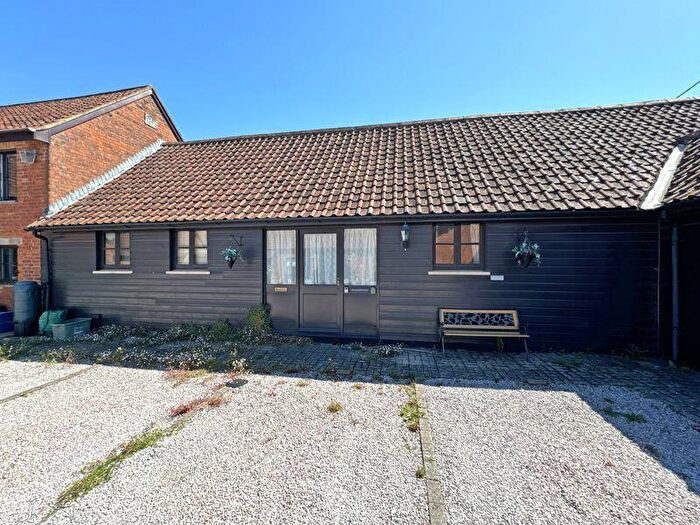 2 Bedroom Bungalow For Sale In High Street, Newton Poppleford, EX10