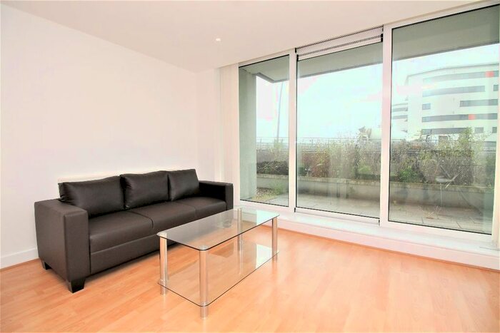 1 Bedroom Flat To Rent In Fathom Court, Basin Approach, Gallions Reach, E16