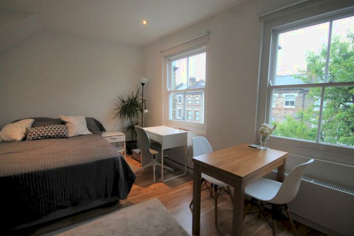 Studio To Rent In Mayton Street, Islington, N7