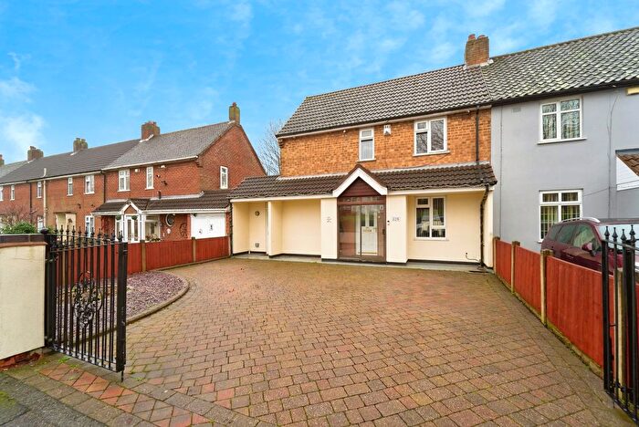 3 Bedroom End Terrace House For Sale In Harden Road, Walsall, West Midlands, WS3