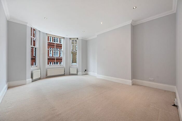 3 Bedroom Flat To Rent In Bryanston Mansions, York Street, Marlyeobne, W1H
