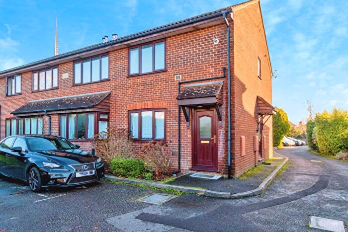 2 Bedroom Maisonette For Sale In Winchester Road, Southampton, Hampshire, SO16