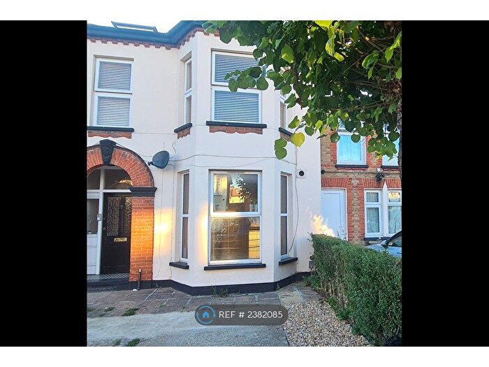 1 Bedroom Flat To Rent In Norfolk Road, Ilford, IG3