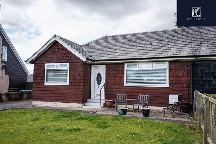 2 Bedroom Bungalow For Sale In Hillhead Avenue, Moodiesburn, G69