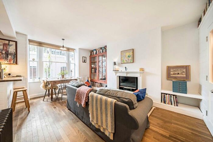 Studio To Rent In Arundel Gardens, Notting Hill, W11