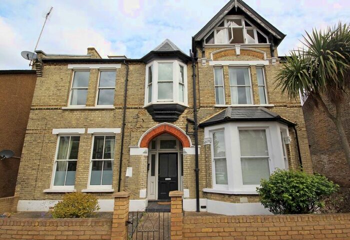 2 Bedroom Flat To Rent In Hastings Road, London, W13
