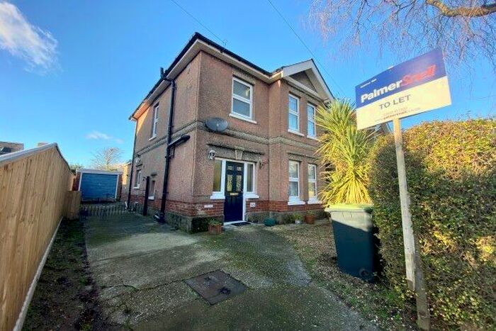 3 Bedroom Property To Rent In Jumpers Avenue, Bournemouth, BH23