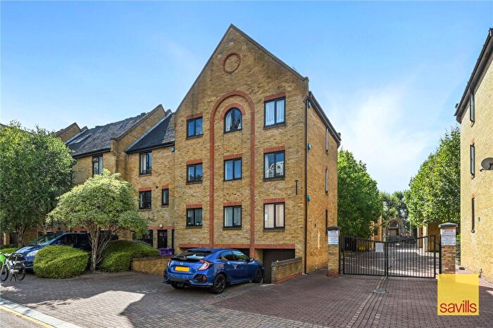 2 Bedroom Apartment For Sale In Kennet Street, Wapping, London, E1W
