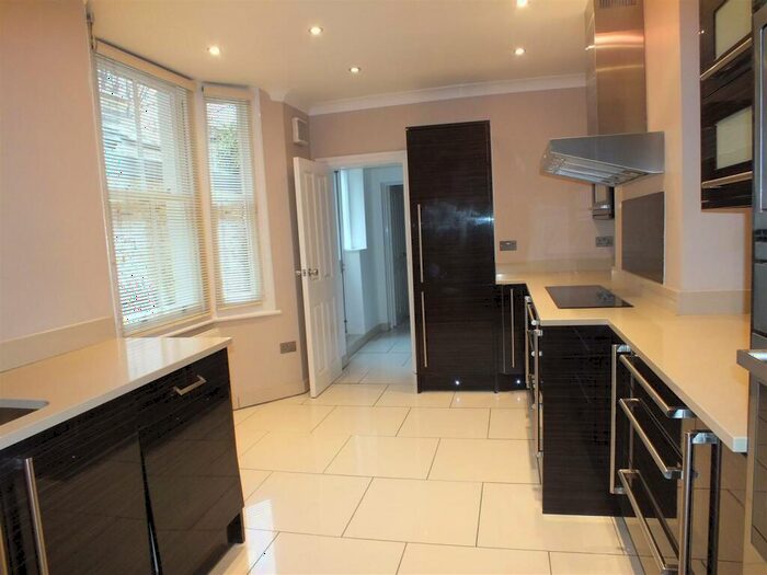 2 Bedroom Flat To Rent In Mansfield Road, London, NW3