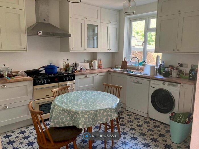 3 Bedroom Terraced House To Rent In Princes Road, Brighton, BN2