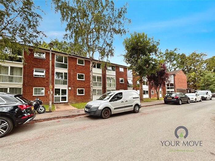 2 Bedroom Flat To Rent In Datchet Close, Hemel Hempstead, Hertfordshire, HP2