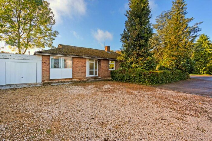 4 Bedroom Bungalow To Rent In Nuneham Courtenay, Oxford, OX44
