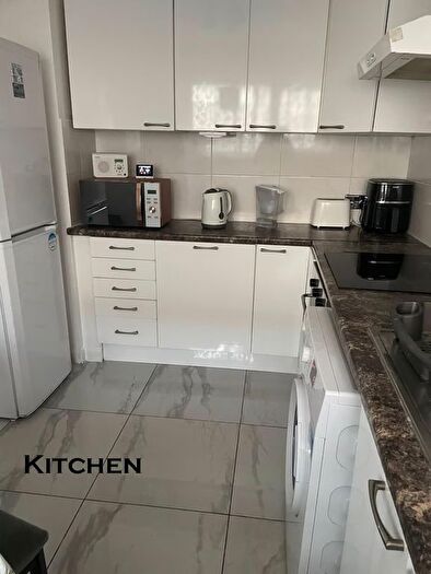 3 Bedroom Semi-Detached House To Rent In Phipps Bridge Road, Mitcham, CR4