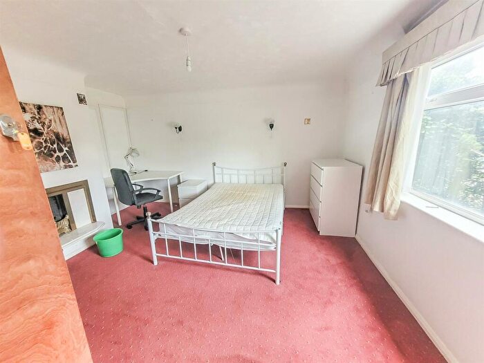 4 Bedroom Semi-Detached House To Rent In Lees Lane, Little Neston, Neston, CH64
