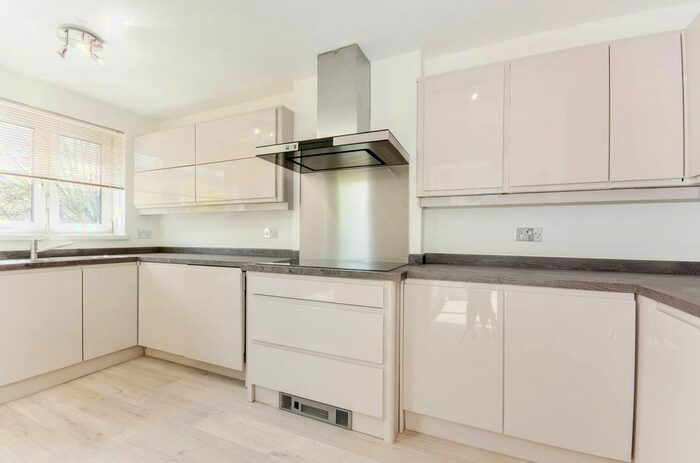 3 Bedroom Maisonette To Rent In Walham Green Court, Fulham Broadway, London, SW6