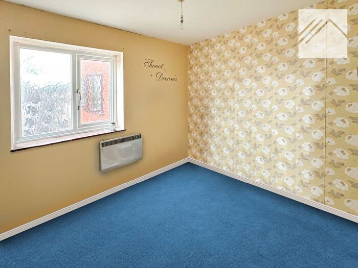 2 Bedroom Apartment To Rent In Flat, Oakwood Court, Arterial Road, Leigh-on-Sea, SS9